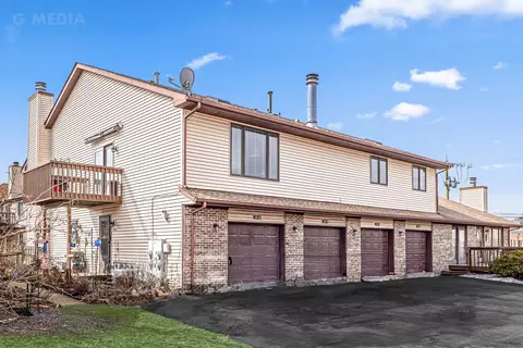 1810 Kennicott Ct #1810, Sycamore, IL 60178