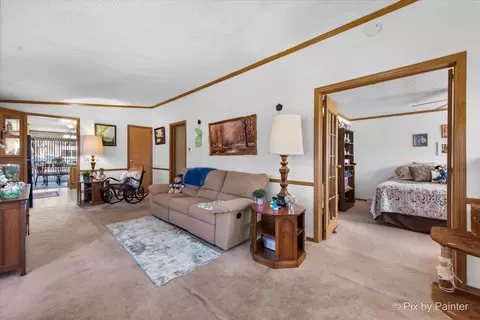 232 Bayview Rd, Elgin, IL 60123 photo 3