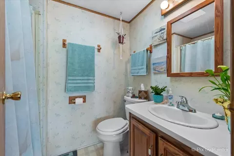 232 Bayview Rd, Elgin, IL 60123 photo 9