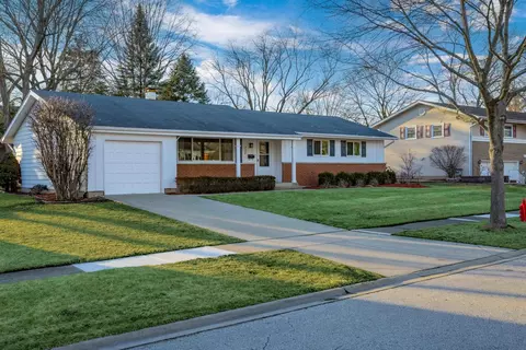 228 N Dean Dr, Palatine, IL 60074