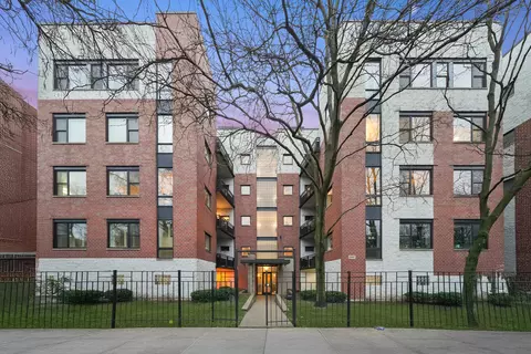 2307 W Wolfram St #311, Chicago, IL 60618