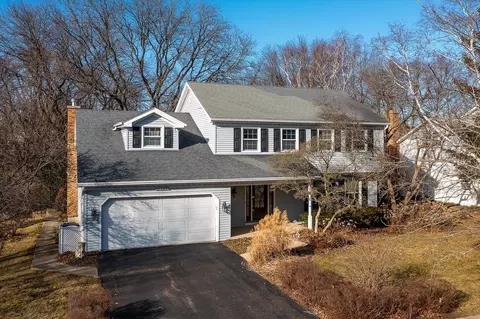 1105 E Gartner Rd, Naperville, IL 60540