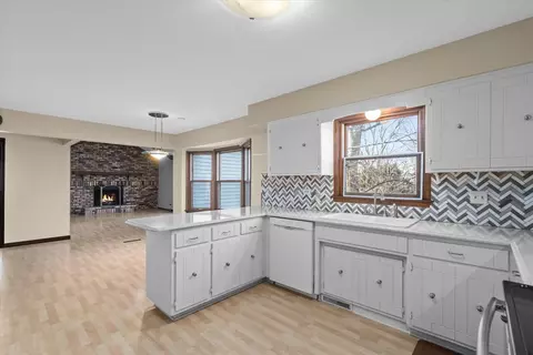 1105 E Gartner Rd, Naperville, IL 60540 photo 7