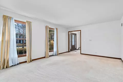1105 E Gartner Rd, Naperville, IL 60540 photo 12