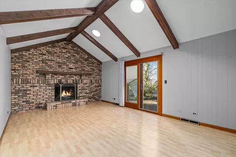 1105 E Gartner Rd, Naperville, IL 60540 photo 4