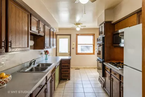 75 Carthage Ln, Hoffman Estates, IL 60169 photo 15