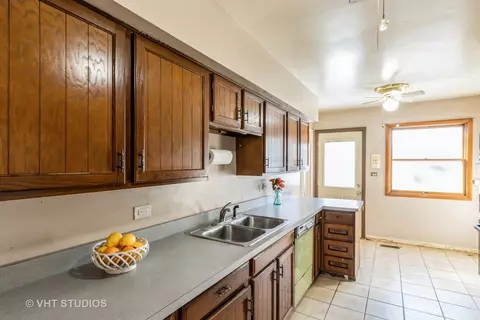 75 Carthage Ln, Hoffman Estates, IL 60169 photo 13