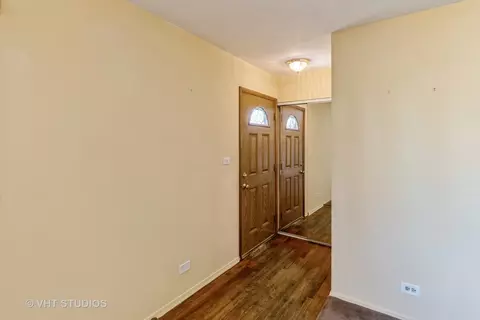 75 Carthage Ln, Hoffman Estates, IL 60169 photo 3