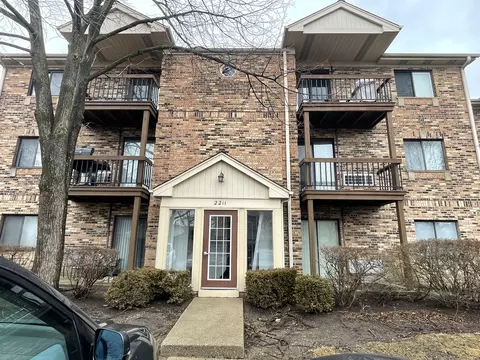2211 W Nichols Rd #B, Arlington Heights, IL 60004