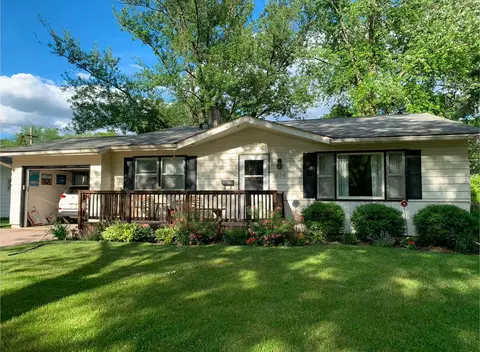 334 S 15th St, Saint Charles, IL 60174