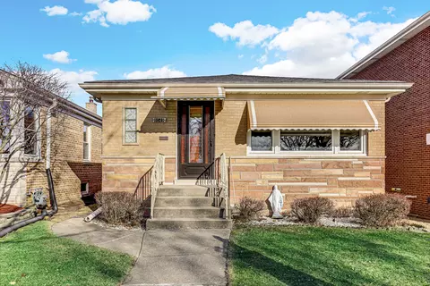 8049 N Odell Ave, Niles, IL 60714