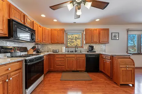 Kitchen - 22 Delburne Dr, Davis, IL 61019 photo 2 of 3