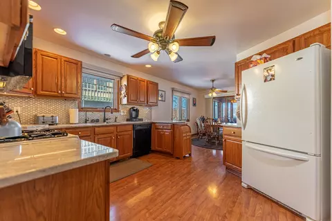 Kitchen - 22 Delburne Dr, Davis, IL 61019 photo 3 of 3