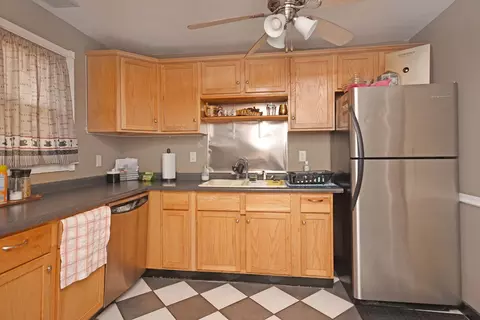 825 E Jefferson St, Bloomington, IL 61701 photo 11
