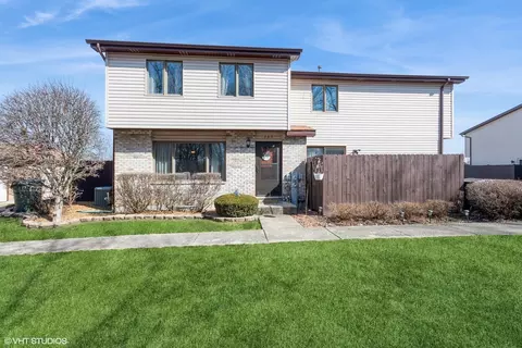 735 Bon Terre Rd, New Lenox, IL 60451