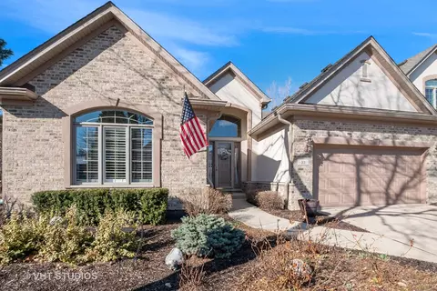 10 Laughry Ln, Palos Park, IL 60464