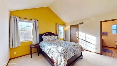 Bedroom - 485 E Cimarron Dr, Aurora, IL 60504 photo 3 of 6