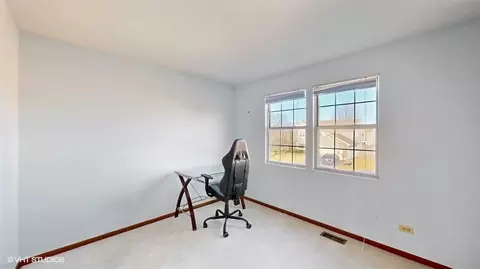 Bedroom - 485 E Cimarron Dr, Aurora, IL 60504 photo 6 of 6