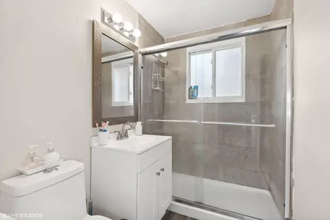 Bath - 14633 Keystone Ave #1B, Midlothian, IL 60445 photo 1 of 2