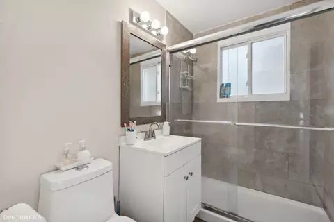Bath - 14633 Keystone Ave #1B, Midlothian, IL 60445 photo 2 of 2