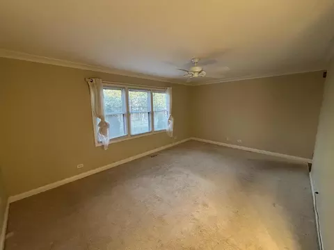 1129 Oakview Dr, Wheaton, IL 60187 photo 17