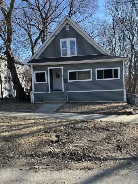 15 Lovell St, Elgin, IL 60120