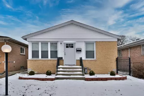 9753 S Calumet Ave, Chicago, IL 60628