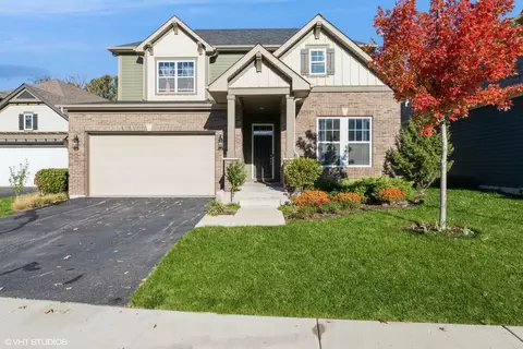 1040 Ironwood Ct, Glenview, IL 60025