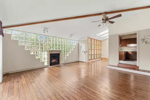 Living - 715 Reed St, Beecher, IL 60401 photo 2 of 3