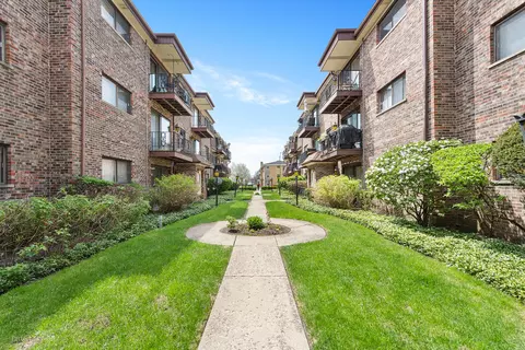 6453 N Northwest Hwy # C, Chicago, IL 60631