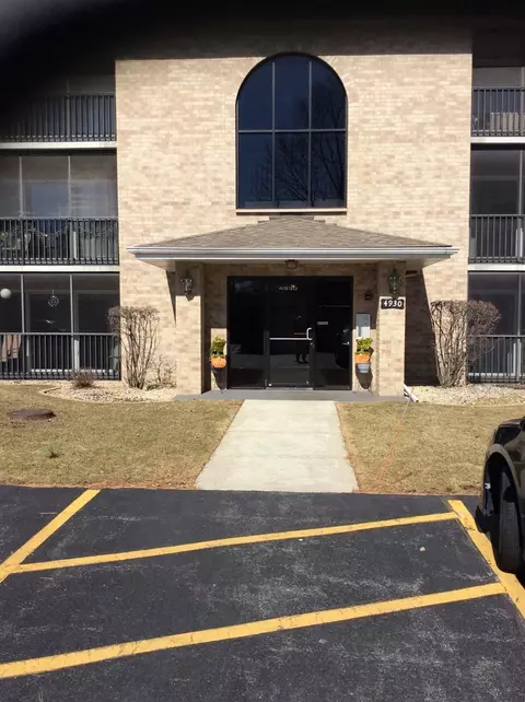 4930 134th Ct #304, Crestwood, IL 60418