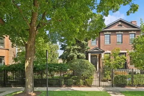 3513 N Bosworth Ave, Chicago, IL 60657