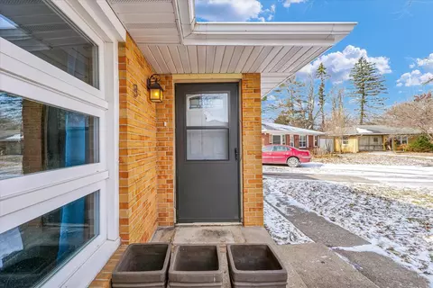 8 Normandy Pl, Champaign, IL 61821 photo 4