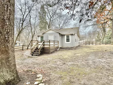 27719 W Rowe Ave, Spring Grove, IL 60081