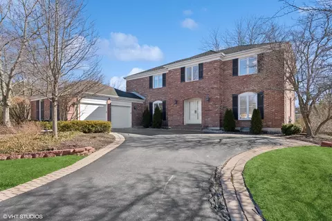 306 Surrey Ln, Lake Forest, IL 60045