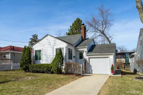 813 Gleason Ave, Aurora, IL 60506