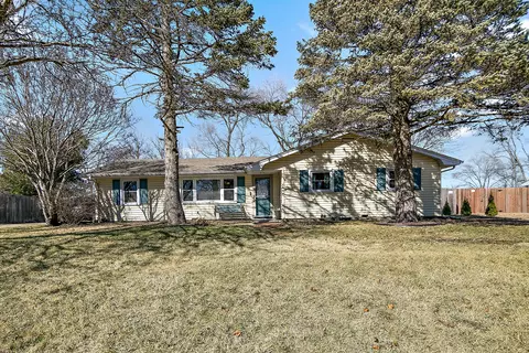 3303 Willardshire Rd, Joliet, IL 60431