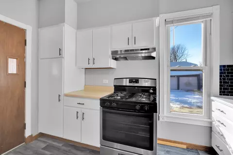 Kitchen - 515 Orange St, Elgin, IL 60123 photo 3 of 3