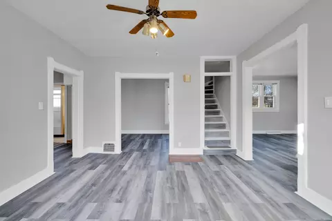 Living - 515 Orange St, Elgin, IL 60123 photo 4 of 4