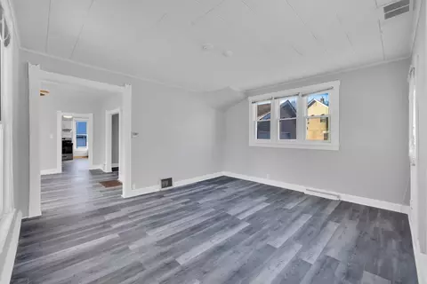 Living - 515 Orange St, Elgin, IL 60123 photo 1 of 4