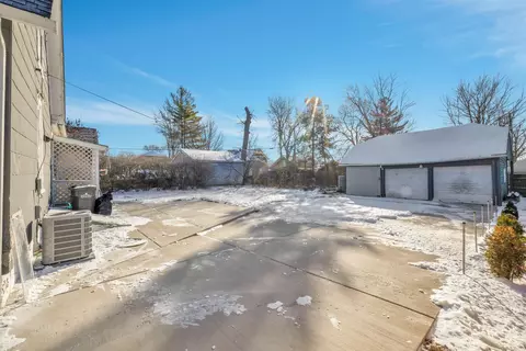 Exterior - 515 Orange St, Elgin, IL 60123 photo 4 of 6