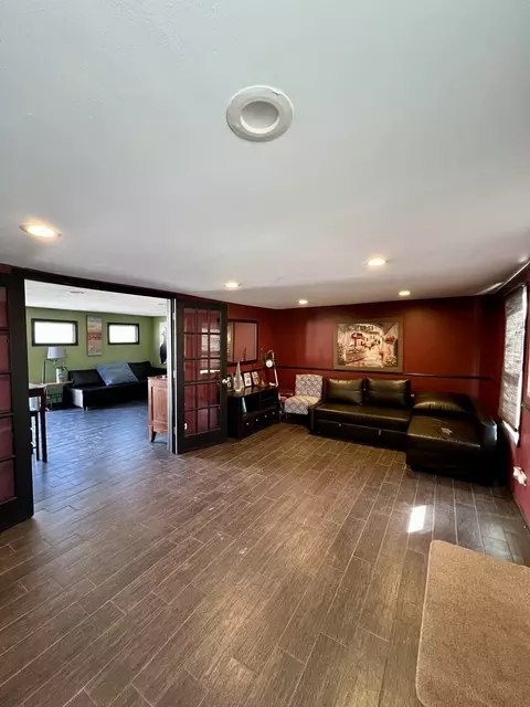 Living - Undisclosed, Aurora, IL 60505 photo 7 of 10