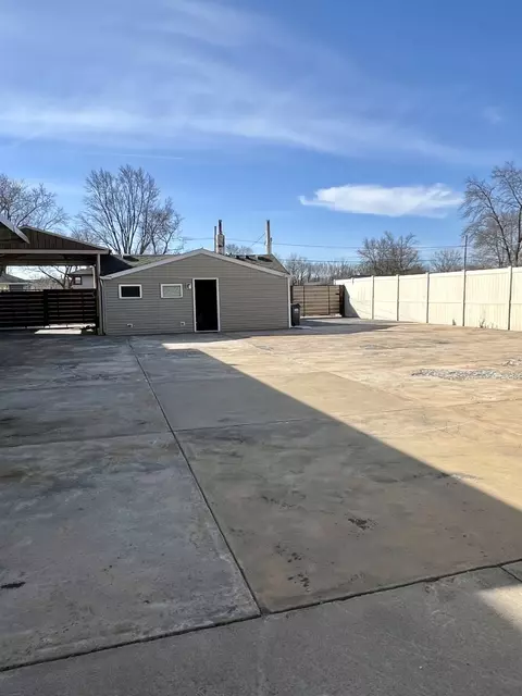 Exterior - Undisclosed, Aurora, IL 60505 photo 6 of 7