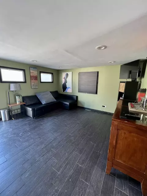 Living - Undisclosed, Aurora, IL 60505 photo 9 of 10