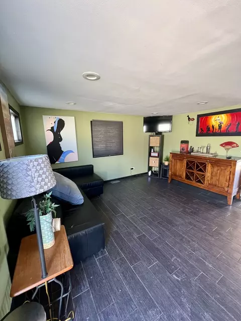 Living - Undisclosed, Aurora, IL 60505 photo 10 of 10
