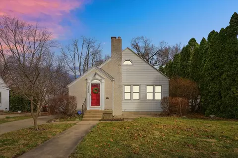 1008 W Washington St, Champaign, IL 61821