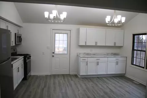 405 E Broadway St, Newark, IL 60541 photo 4