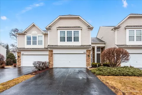 686 Pointe Dr, Crystal Lake, IL 60014