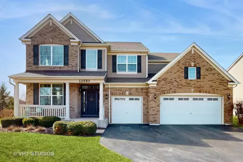 12590 Garlieb Dr, Huntley, IL 60142