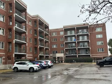 6461 W Warner Ave #413, Chicago, IL 60634